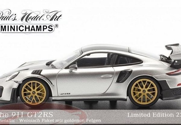 Porsche 911 (991 II) GT2 RS "Weissach Package" 2018 GT Zilver Metallic / Gouden Velgen 1-43 Minichamps Limited 222 Pieces