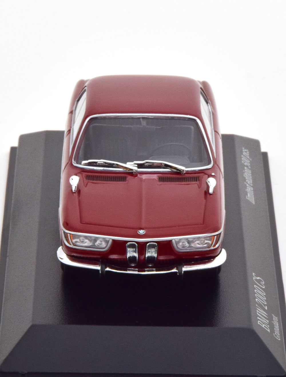 BMW 2000 CS 1967 Donkerrood 1-43 Minichamps Limited 500 Pieces