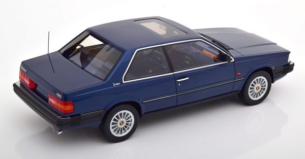 Volvo 780 Bertone 1985-1990 Blauw Metallic 1-18 DNA Collectibles ( Resin )