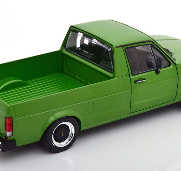 Volkswagen Caddy MKI Custom 3 1982 Groen Metallic 1-18 Solido