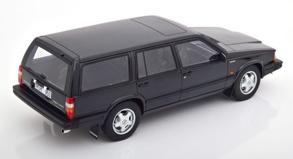 Volvo 740 Turbo Estate 1988 Zwart 1-18 Cult Scale Models ( Resin )