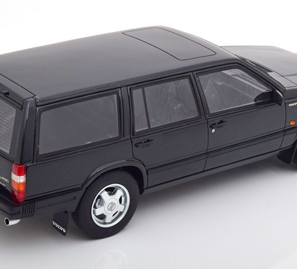 Volvo 740 Turbo Estate 1988 Zwart 1-18 Cult Scale Models ( Resin )