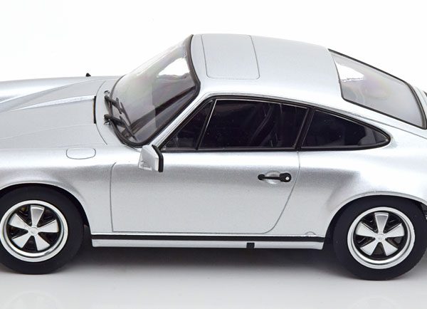 Porsche 911 Carrera 3.0 Coupe 1977 Zilver 1-18 KK Scale ( Metaal )