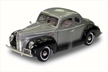Ford Deluxe 1940 Grijs/Zwart 1-18 Motormax