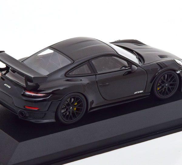 Porsche 911 (991/2) GT2 RS Weissach Package 2018 Zwart met Zwarte Velgen 1-43 Minichamps Limited 252 Pieces