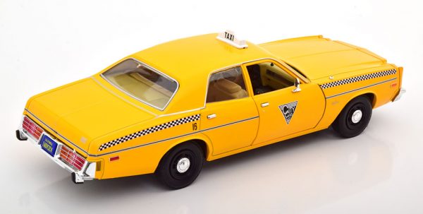 Dodge Monaco City Cab 1978 "Rocky III" Geel 1-18 Greenlight Collectibles