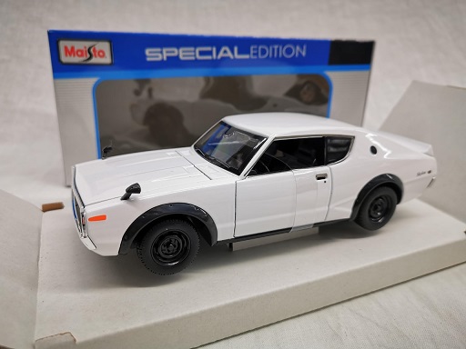 Nissan Skyline 2000 GT-R ( KPGC110 ) 1973 Wit 1-24 Maisto
