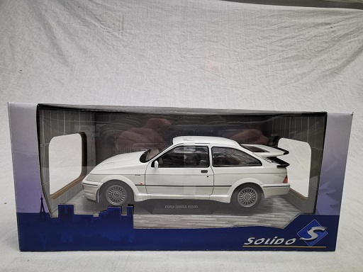 Ford Sierra RS500 1987 Wit 1-18 Solido