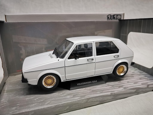 Volkswagen Golf I L Custom ( 5-Doors ) 1983 Wit 1-18 Solido