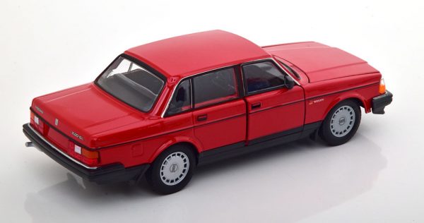 Volvo 240 GL Limousine Rood 1-24 Welly