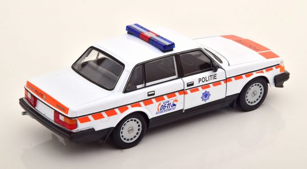 Volvo 240 GL 1986 "Dutch Police" Wit / Rood 1-24 Welly