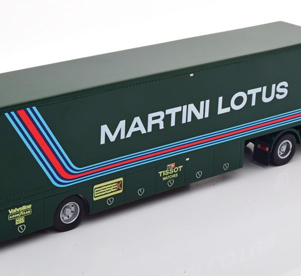 Volvo F89 Transporter "Martini Lotus" Groen 1-43 Ixo Models