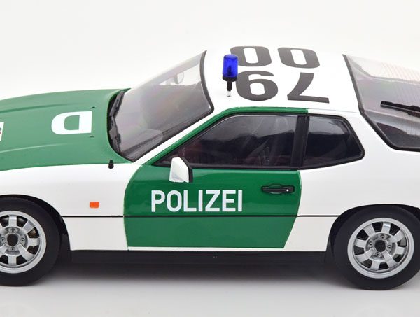 Porsche 924 "Autobahnpolizei Düsseldorf" 1985 Wit / Groen 1-18 KK Scale