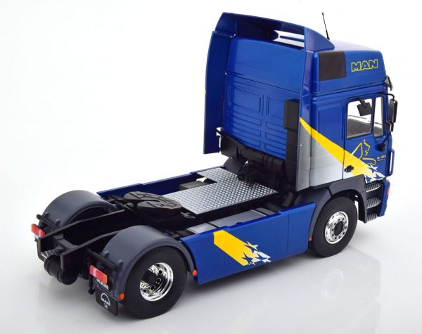 MAN F2000 Truck "Big Blue Edition" 1994 Blauw Metallic 1:18 MCG Models