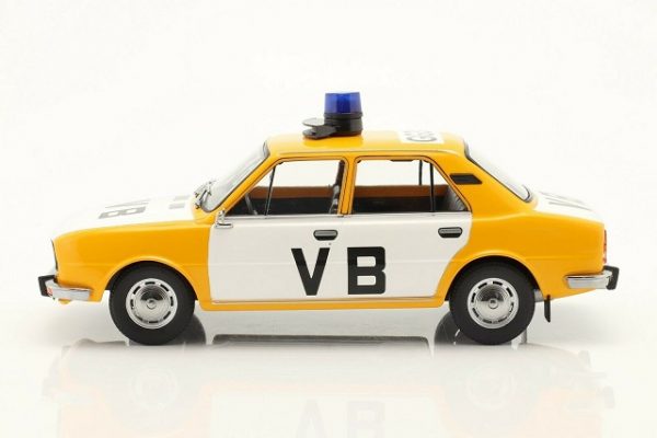 Skoda 105L 1976-1988 "Czechoslovakia Police" Wit / Geel 1/18 Triple 9 Collection