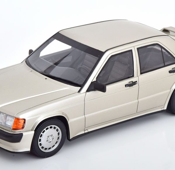 Mercedes-Benz 190 E 2.5 16V 1993 Goud Metallic 1-18 Ottomobile Limited 3000 Pieces