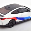 BMW M4 (G82) M-Performance 2020 Wit / Blauw / Rood 1-18 Top Speed ( Resin )