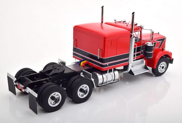 Kenworth W900 Rood / Zwart 1-18 Road Kings