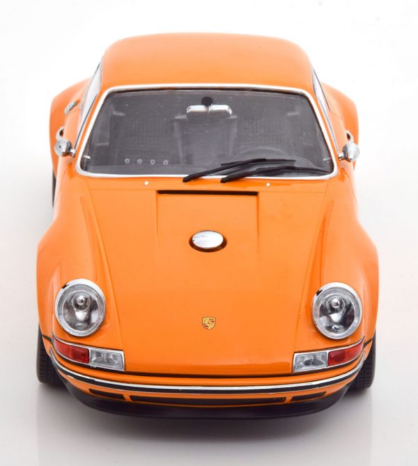 Porsche 911 Coupe "Singer" Oranje 1-18 KK Scale