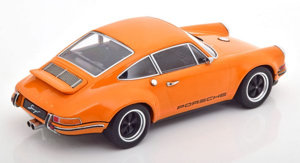 Porsche 911 Coupe "Singer" Oranje 1-18 KK Scale