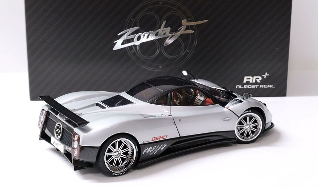 Pagani Zonda F 2005 (Grigio Mercurio) 1/18 Almost Real