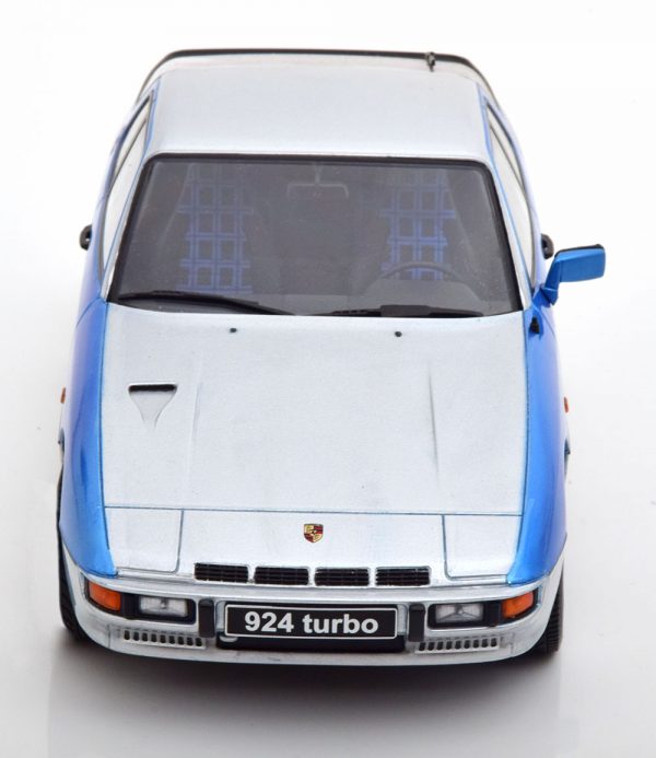 Porsche 924 Turbo 1986 Zilver / Blauw 1-18 KK-Scale