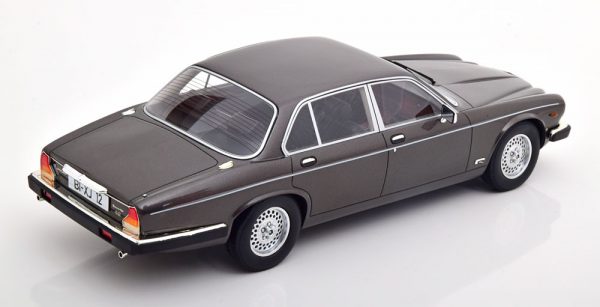 Jaguar XJ6 Serie III Sovereign 1983 Grijs Metallic 1-18 Cult Scale Models