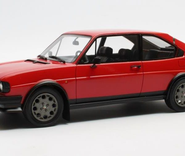 Alfa Romeo Alfasud TI 1983 Rood 1-18 Cult Scale Models ( Resin )