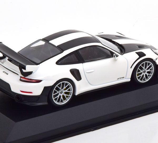 Porsche 911 GT2 RS 2018 "Weissach Package" Wit / Zwart 1-43 Minichamps Limited 333 Pieces