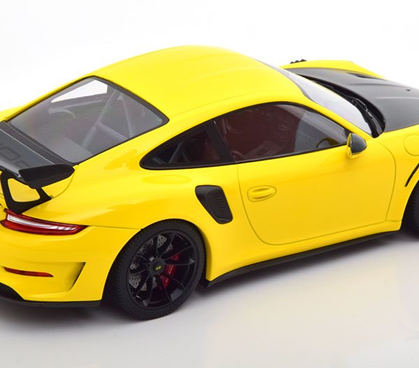 Porsche 911 (991 II) GT3 RS 2018 "Weissach Package" Geel / Zwart 1-18 Minichamps Limited 402 Pieces