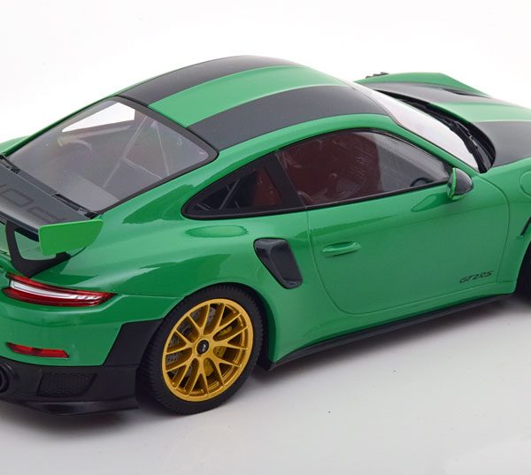 Porsche 911 (991/2) GT2 RS 2018 "Weissach Package" ( met gouden velgen ) Groen / Zwart 1-18 Minichamps Limited 300 Pieces