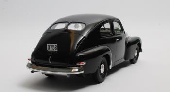 Volvo PV444 Black 1952 1-18 Cult Scale Models (Resin)