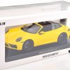 Porsche 911 (992) Targa 4 GTS 2021 Racing Geel 1:18 Minichamps Limited 300 Pieces