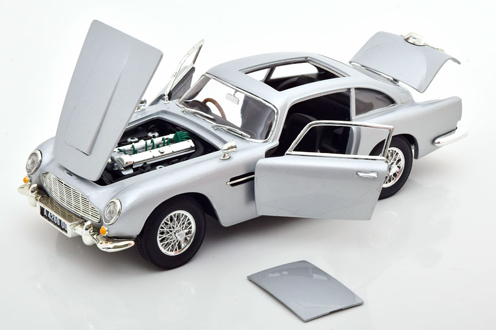 Aston Martin DB5 James Bond 007 "Film No Time To Die" Zilver 1-18 Ertl Autoworld