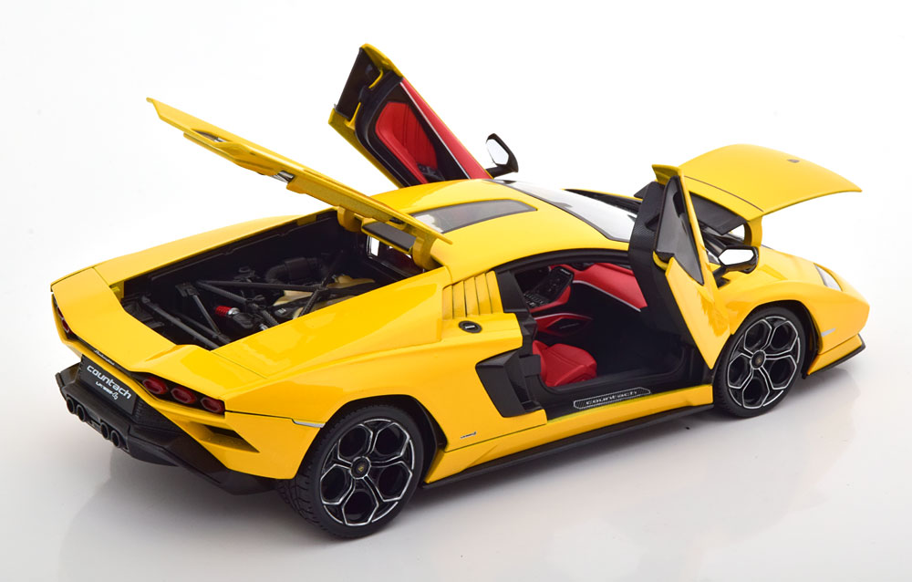 Lamborghini Countach LPI 800-4 2022 Geel 1-18 Maisto
