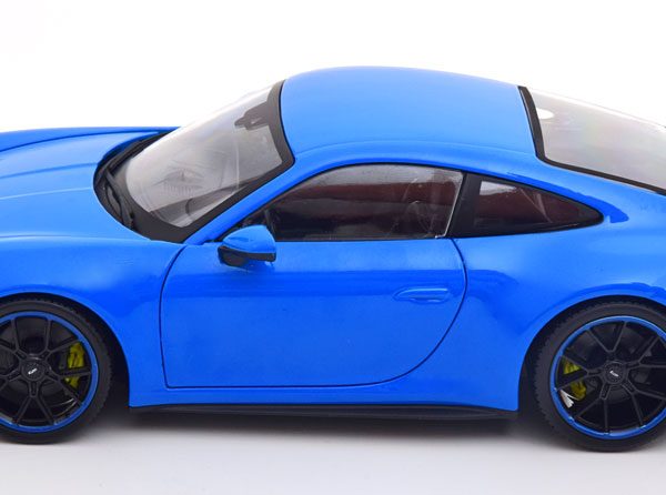 Porsche 911 (992) GT3 2022 Blauw 1-18 Maisto