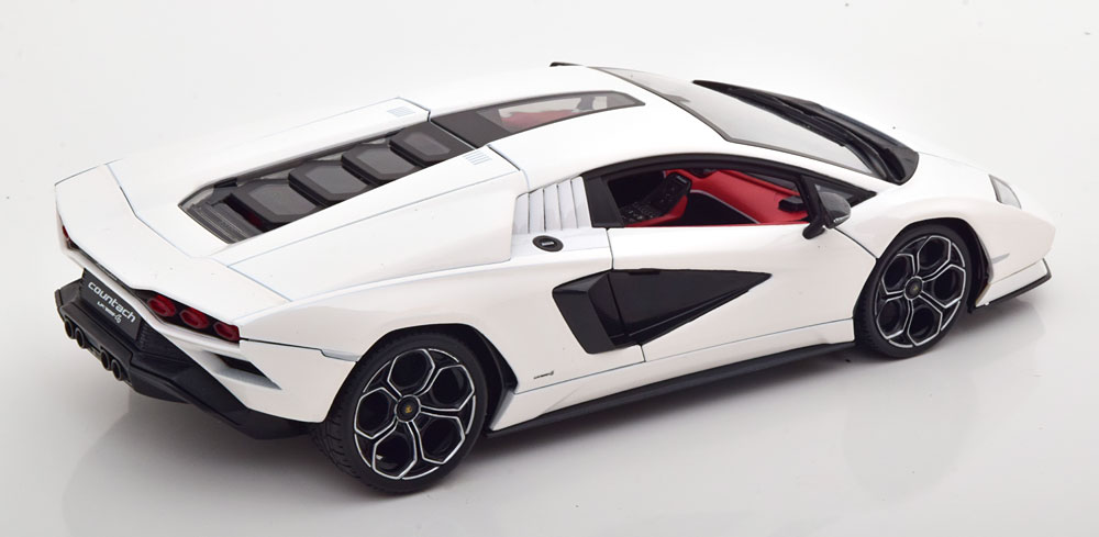 Lamborghini Countach LPI 800-4 2022 Wit 1-18 Maisto