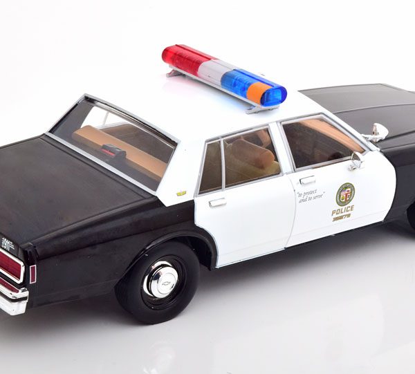 Chevrolet Caprice 1987 "Police Terminator 2 Judgment Day met T-1000 Figuur" Zwart / Wit 1-18 Greenlight Collectibles