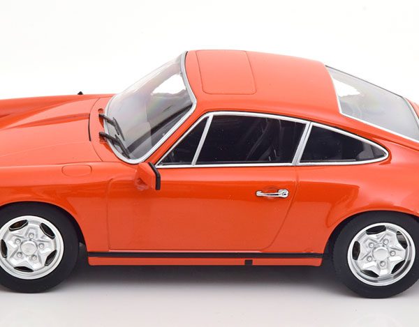 Porsche 911 SC Coupe 1978 Oranje 1-18 KK-Scale ( Metaal )