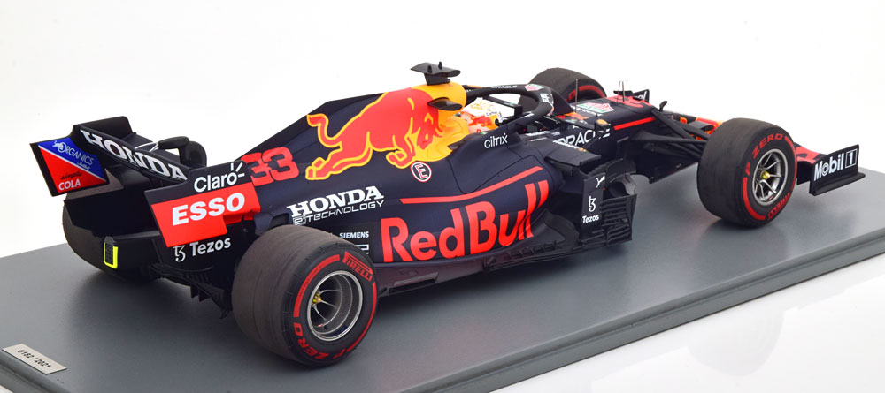 Red Bull Racing Honda RB16B Winner GP Abu Dhabi 2021 World Champion Max Verstappen Inkl. Vitrine 1-12 Spark Limited 2021 Pieces ( Resin )