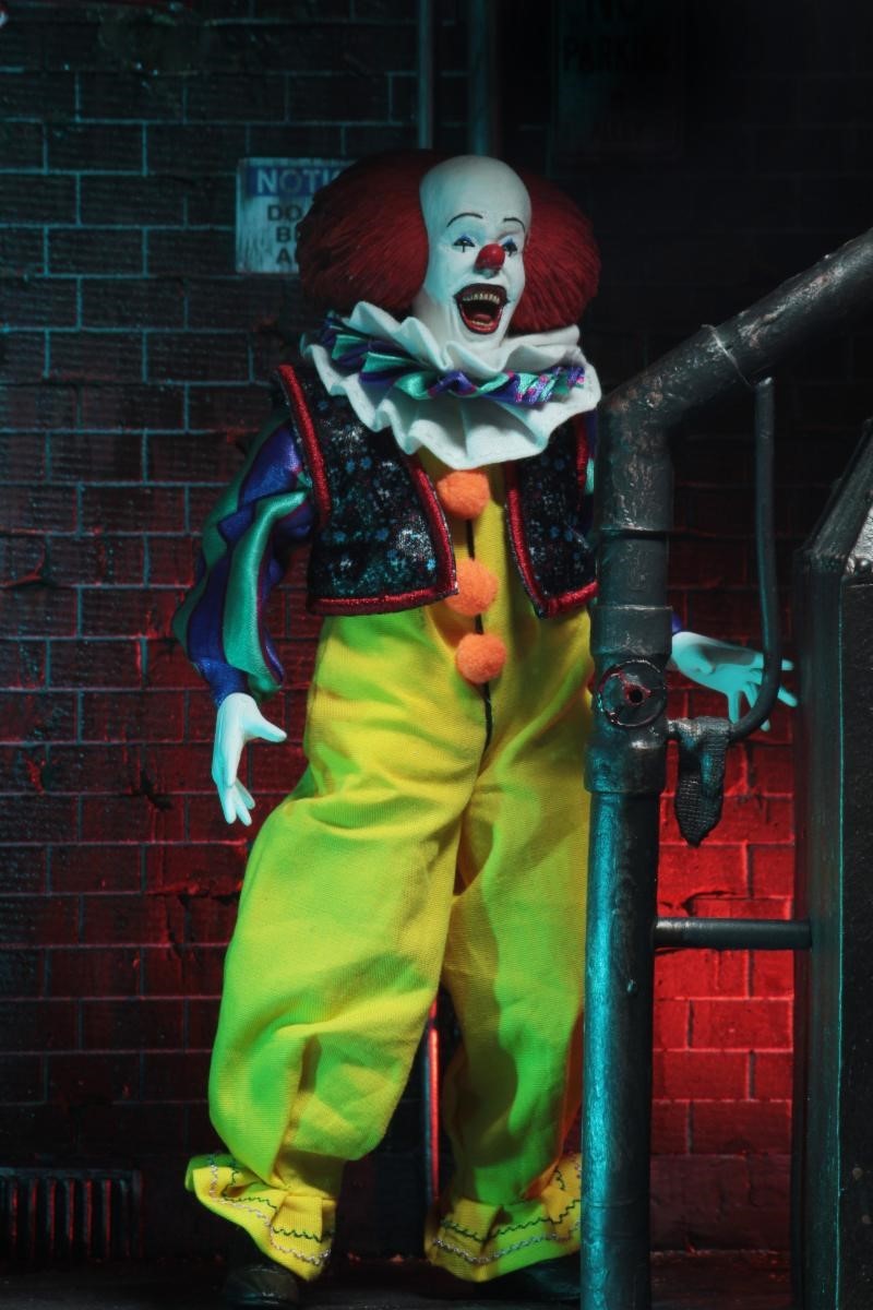 IT 1990: Pennywise 8 inch Clothed Action Figure Neca