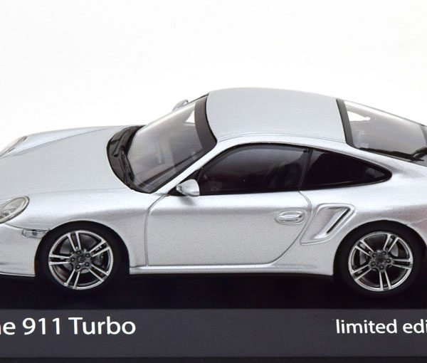 Porsche 911 (997 II Generation) Turbo Coupe 2009 Zilver 1-43 Minichamps Limited 500 Pieces