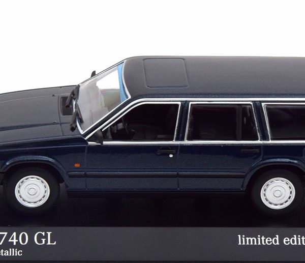 Volvo 740 GL 1986 Donkergroen Metallic 1-43 Minichamps Limited 500 Pieces