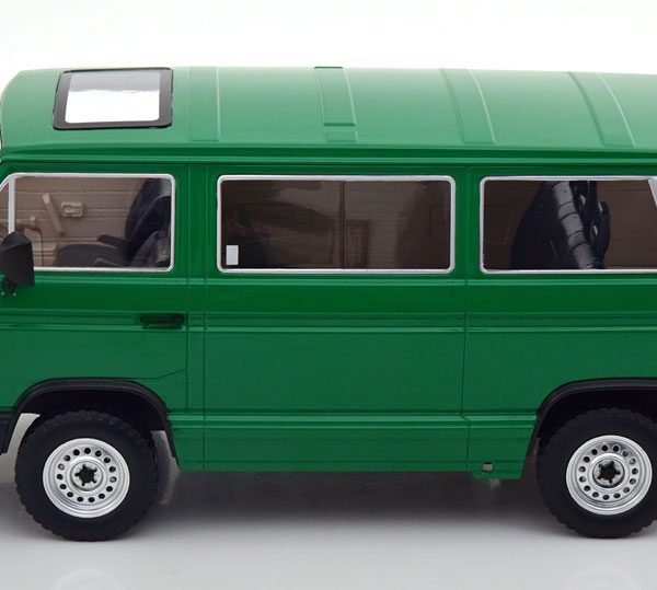 Volkswagen Bus T3 Syncro 1987 "Jagdwagen" Groen 1-18 KK Scale (Metaal)
