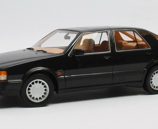 Saab 9000 Turbo 1985 Zwart 1-18 Cult Scale Models