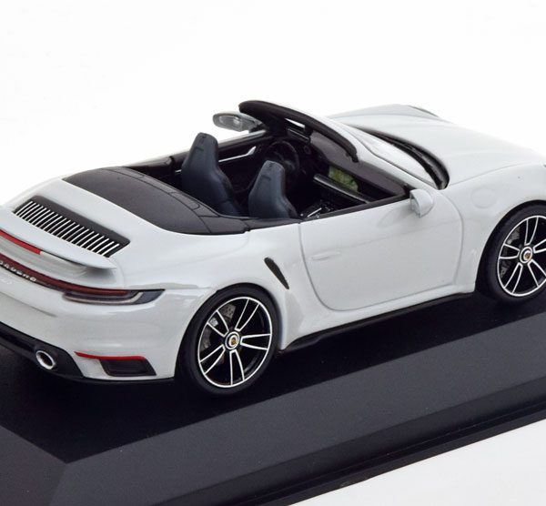 Porsche 911 (992) Turbo S Cabriolet 2020 Grijs 1-43 Minichamps Limited 504 Pieces
