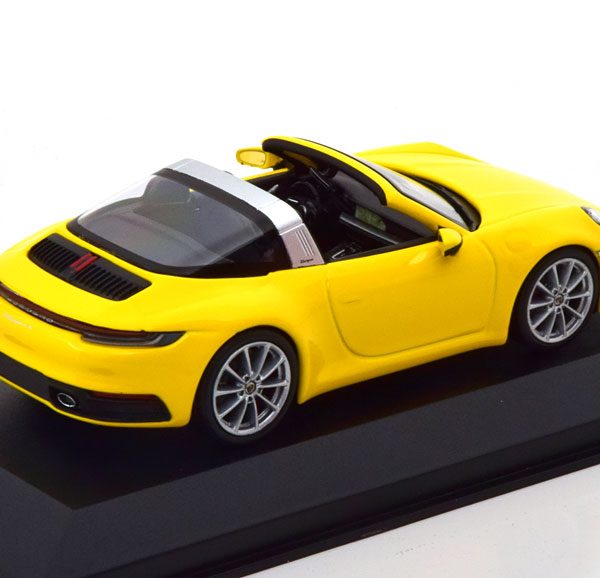 Porsche 911 (992) 4S Targa 2020 Geel 1-43 Minichamps Limited 504 Pieces