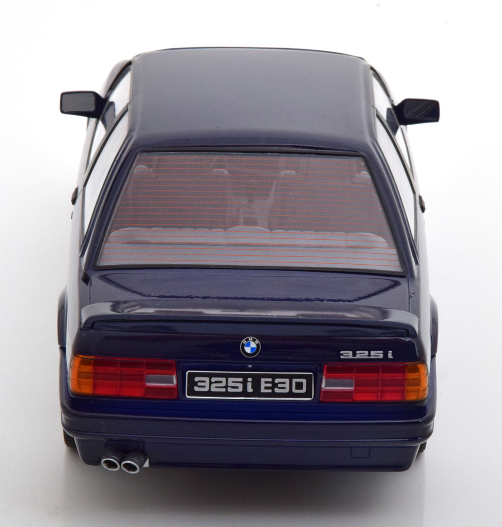 BMW 325i (E30) met M-Paket 2 1988 Donkerblauw Metallic 1-18 KK-Scale (Metaal)