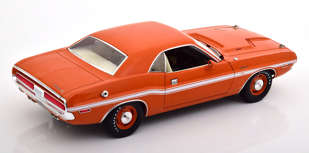 Dodge Challenger R/T Scat Pack 1970 Oranje / Wit 1-18 Greenlight Collectibles