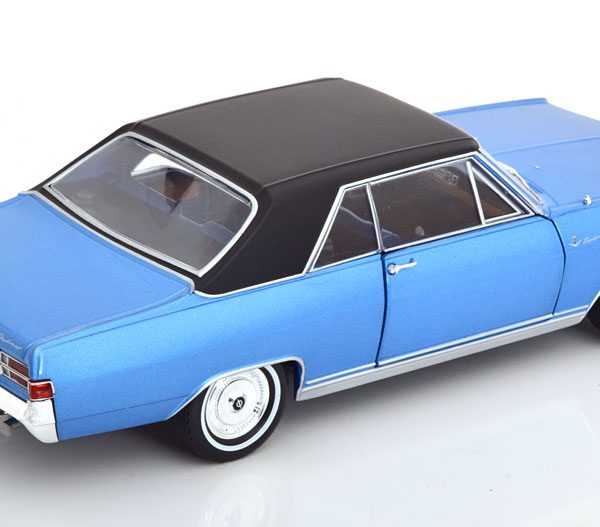 Opel Diplomat V8 Coupe 1967 Blauw Metallic / Zwart 1-24 Whitebox